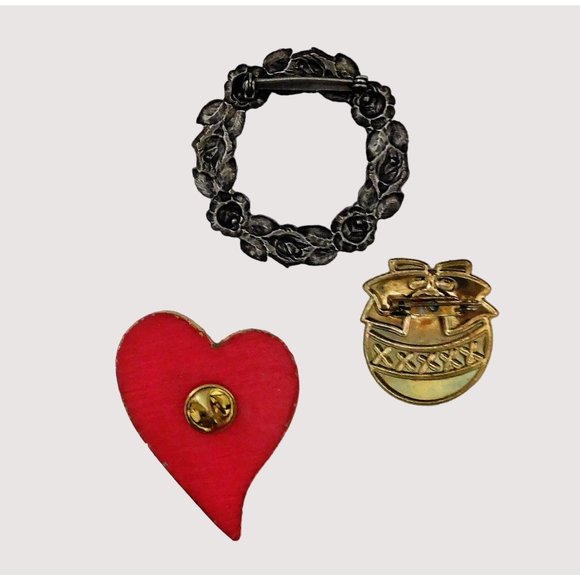 3 Holiday Pins Christmas Ornament Wreath Valentine Heart Jewelry - Picture 2 of 5